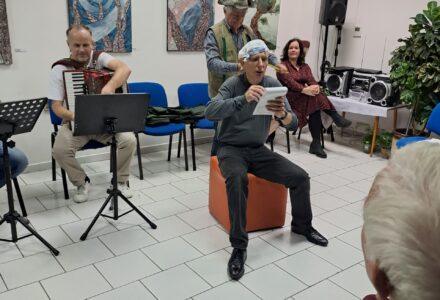 Humoristicko – poetické pásmo Václava Strejčeka sa nieslo v znamení dobrej nálady - titulný obrázok