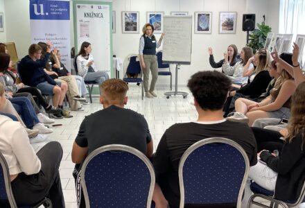 Knižnica už druhýkrát zorganizovala workshopy pre mladých ľudí s odborníčkou v oblasti prevencie rizikového správania mladých - titulný obrázok