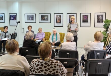 Poetické pásmo v knižnici - titulné foto